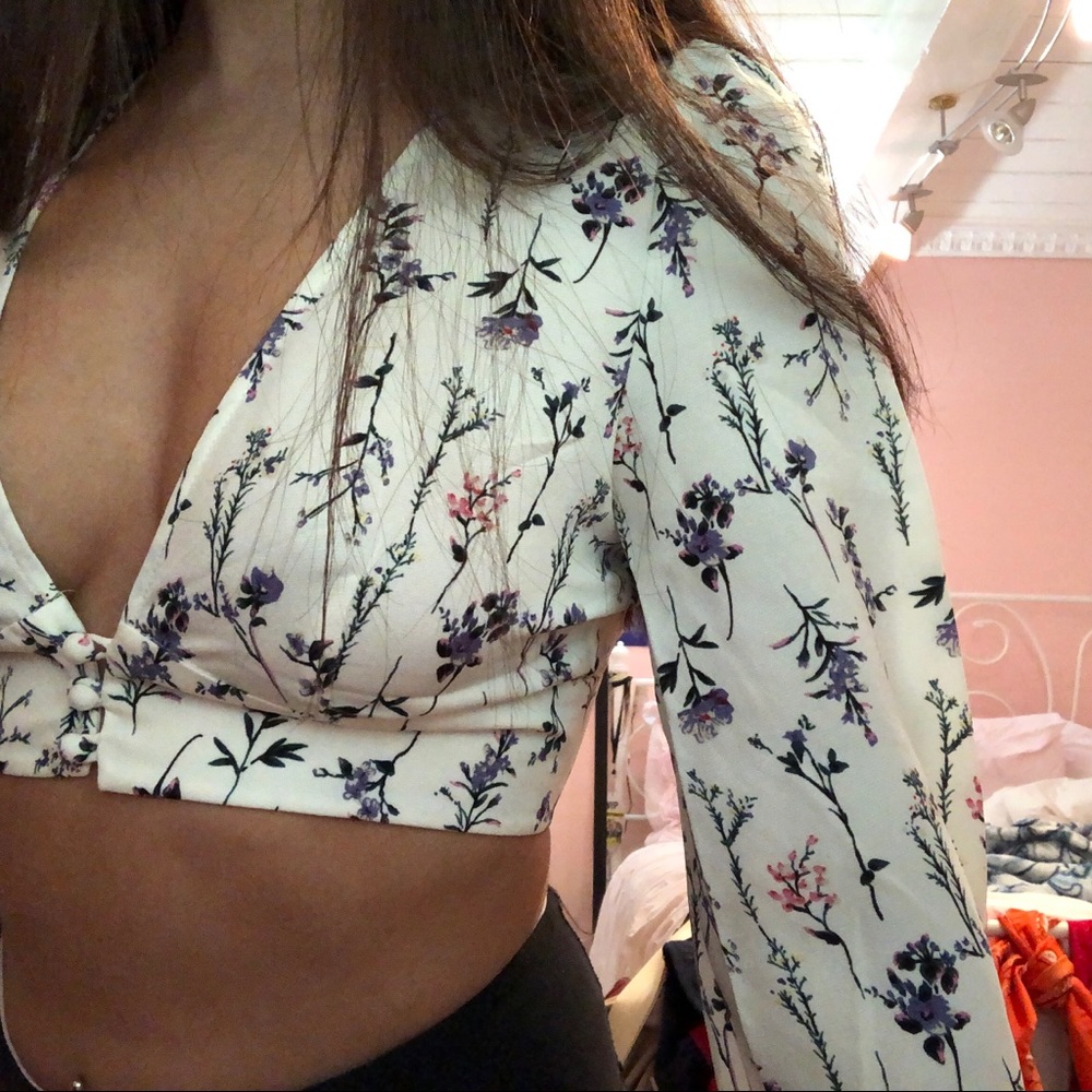 Beginning Boutique White Water Top White Floral